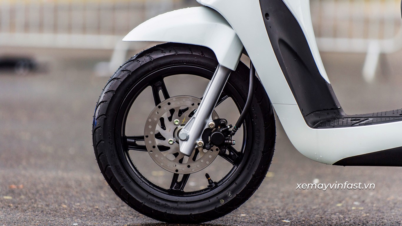 VinFast Feliz xe máy điện tầm trung cạnh tranh Honda Vision